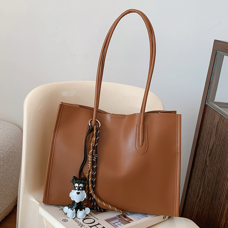 Commuting single-shoulder bag, women's large-capacity versatile tote bag, 2024 new model underarm bag, casual briefcase full figure