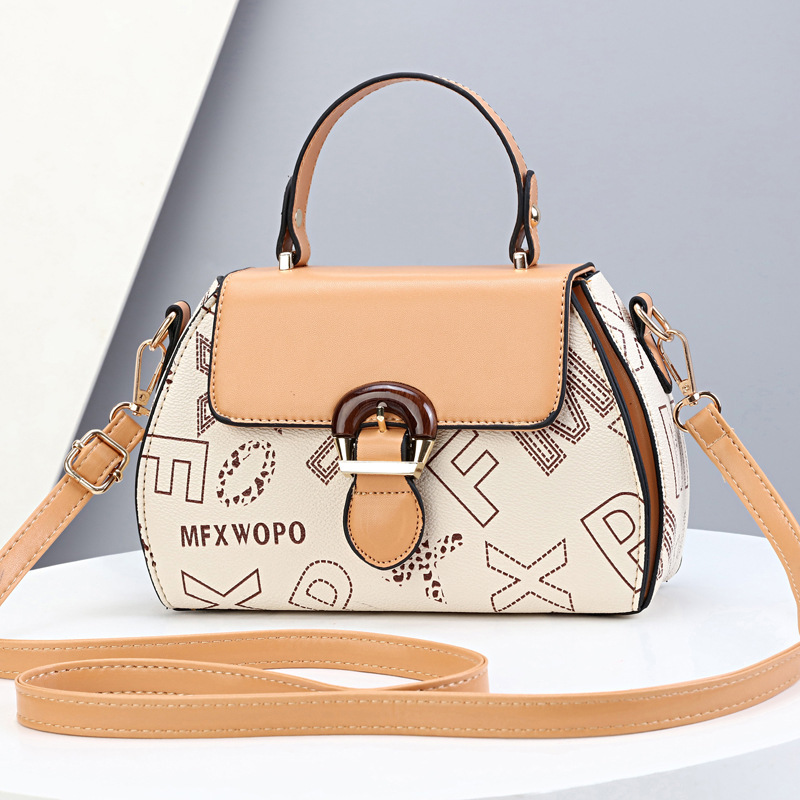 Factory wholesale 2023 new style printed apple women's handbags, handbags, fashionable and casual single-shoulder crossbody bags, one-piece consignment details Picture