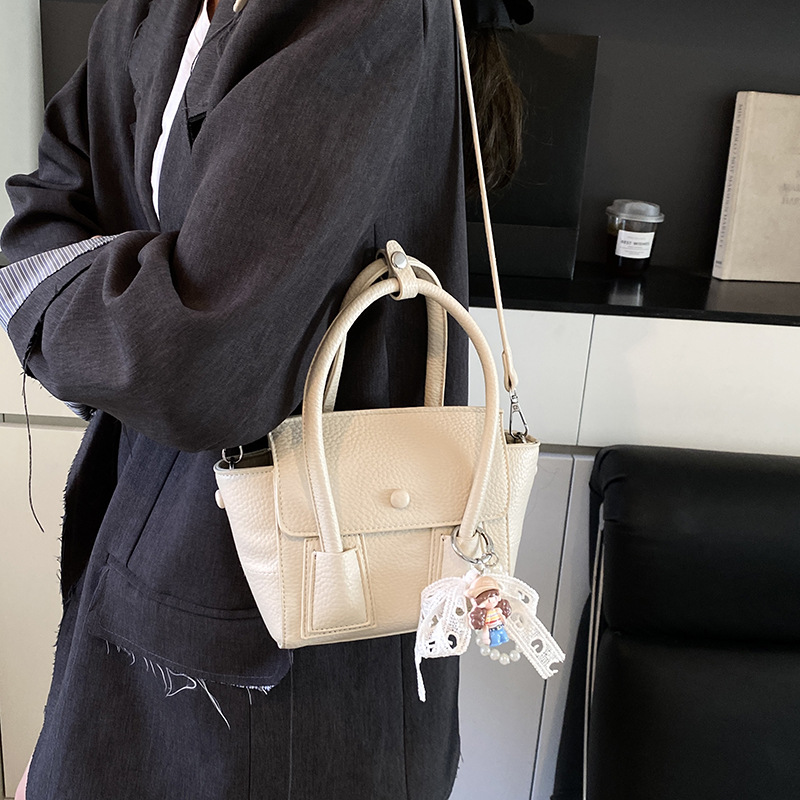 Simple and fashionable hand-held vegetable basket bag for women, 2025 new spring Korean version, high-end and versatile single-shoulder crossbody bag details Picture