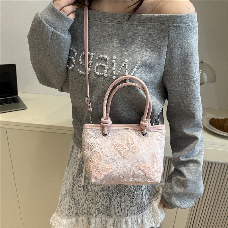 2025 New hand-held new Chinese-style embroidered bag for women, spring and summer, forest and cute, Chinese-style embroidered fashionable bucket bag, crossbody bag details Picture