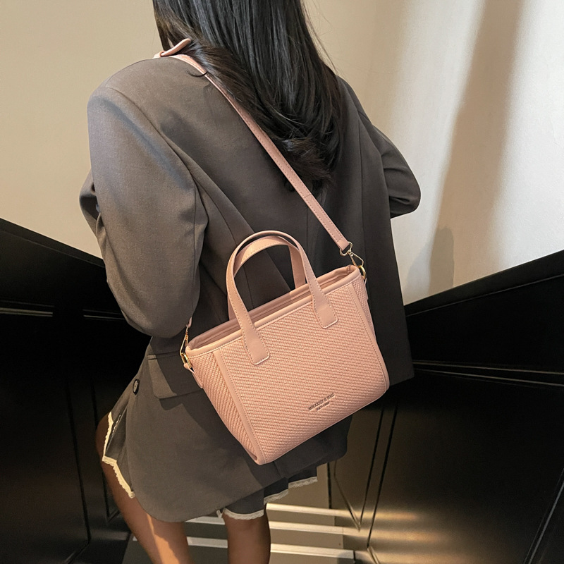 High-end texture large-capacity tote bag for women, new style 2025, trendy and versatile, color-blocking single-shoulder bag, school commuting crossbody bag Specification drawing