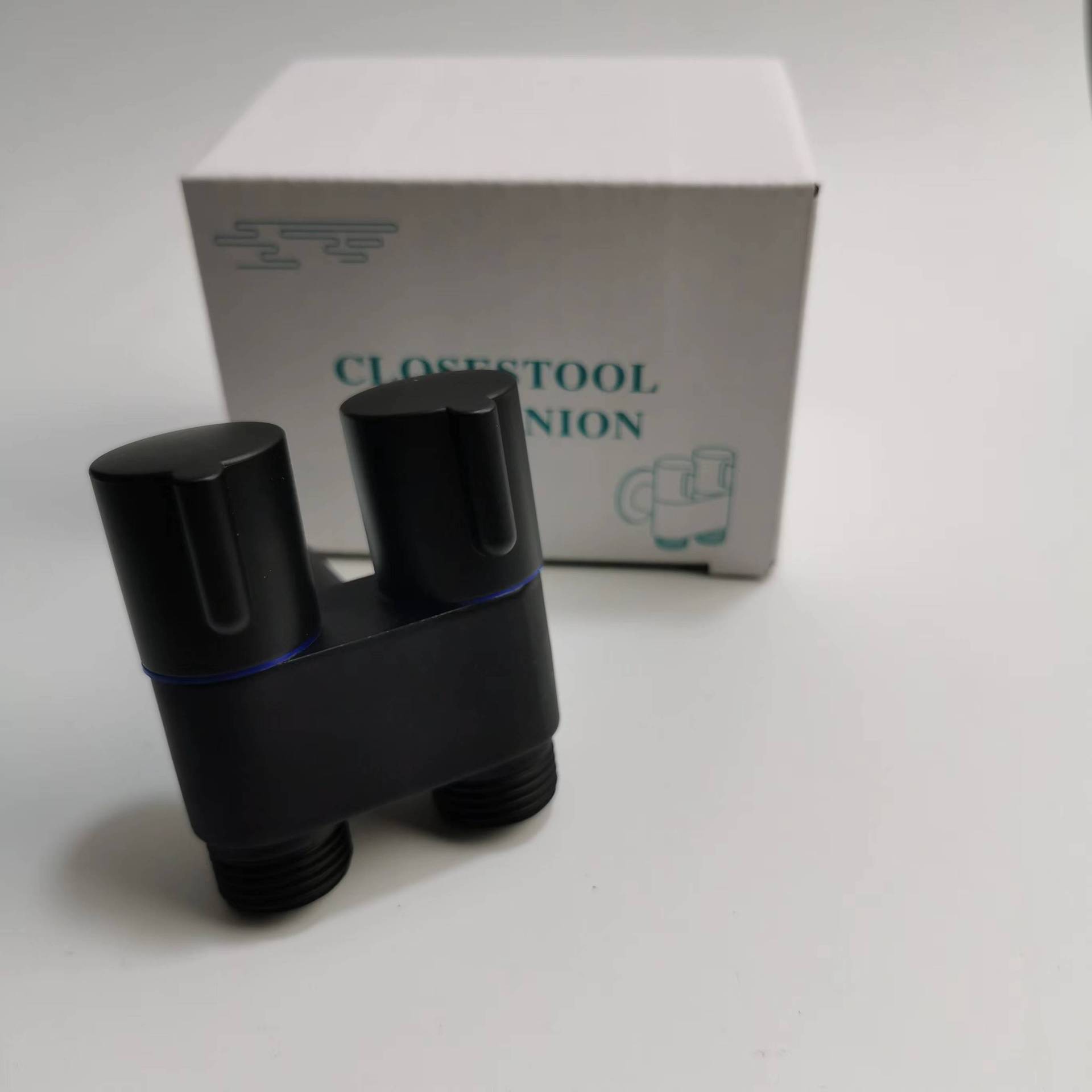 Mini toilet companion, one in and two out, dual control Angle valve, pressurized spray gun, bathroom feminine wash nozzle, toilet Angle valve details Picture