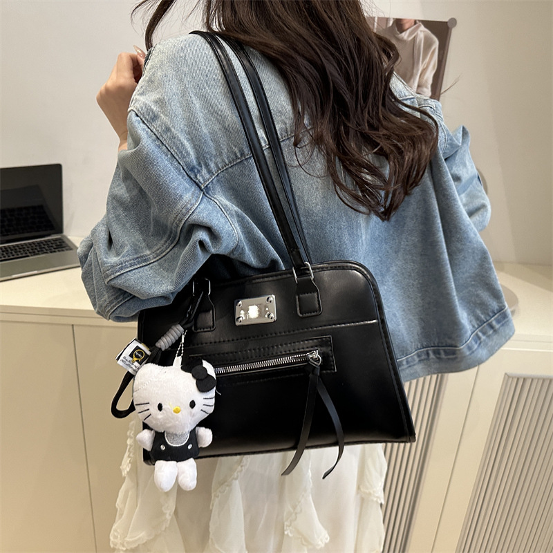 The new Korean version of the women's single-shoulder bag features a unique design, a high-end underarm bag, and a fashionable PU hand-held pillow bag for women Specification drawing