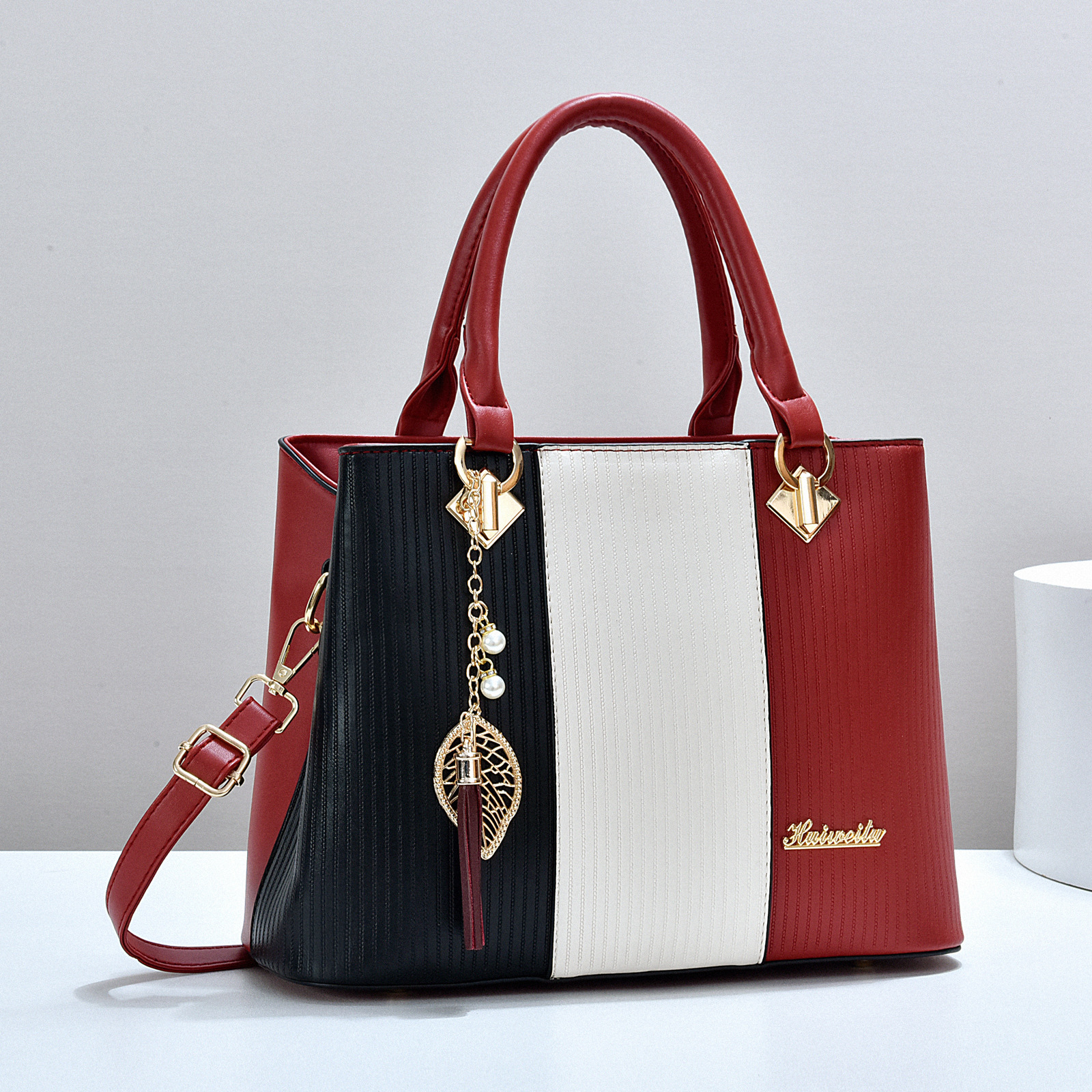 A large-capacity single-shoulder crossbody bag, a trendy cross-border color-blocking bag for middle-aged women, mothers and women, a new fashionable commuting handbag Specification drawing
