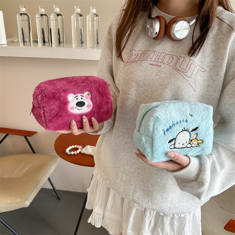 Cartoon cute large-capacity stationery, pencil bag, mobile phone, makeup storage bag, loose change and key bag, wholesale version from the manufacturer details Picture