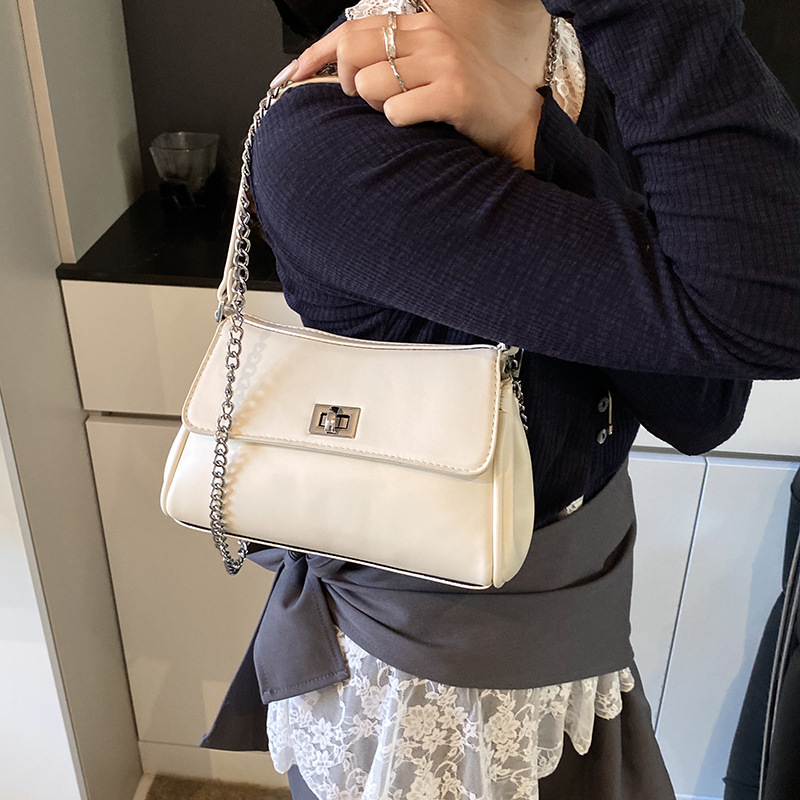 New Spring 2025 fashionable, stylish and trendy underarm bag for women, casual, high appearance level, single-shoulder bag, solid color crossbody bag details Picture