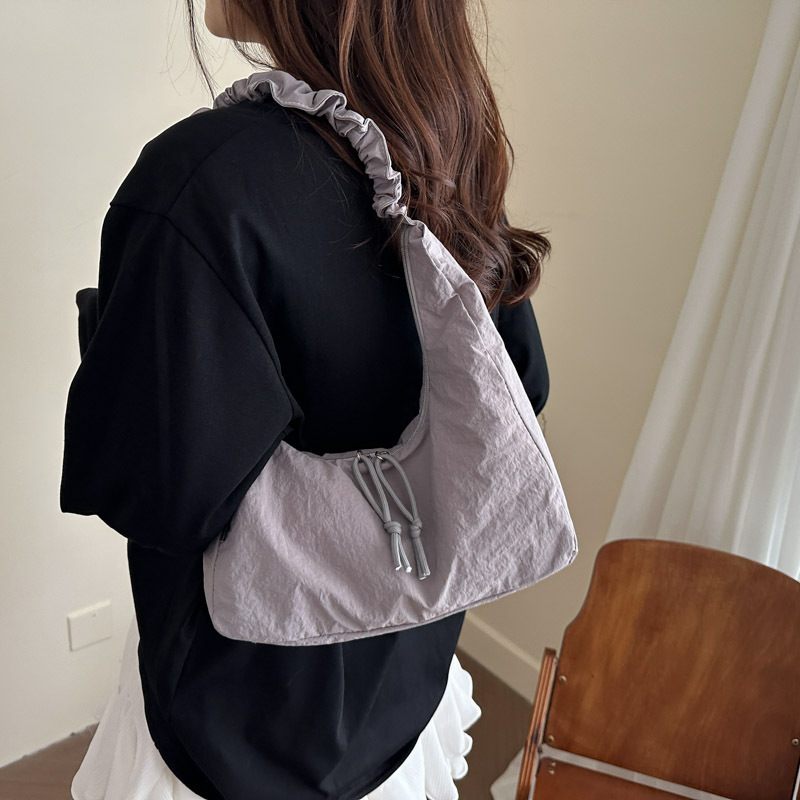 Summer large-capacity pleated drawstring shoulder strap dumpling bag for women, casual and versatile, suitable for class and commuting, single-shoulder crossbody large bag Specification drawing