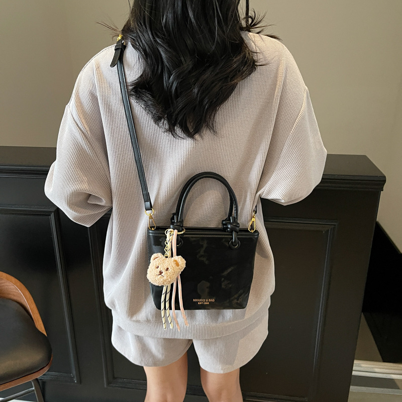 High-end retro underarm small bag for women, 2025 new trendy spring and summer versatile crossbody bag, color-blocking hand-held bucket bag Specification drawing