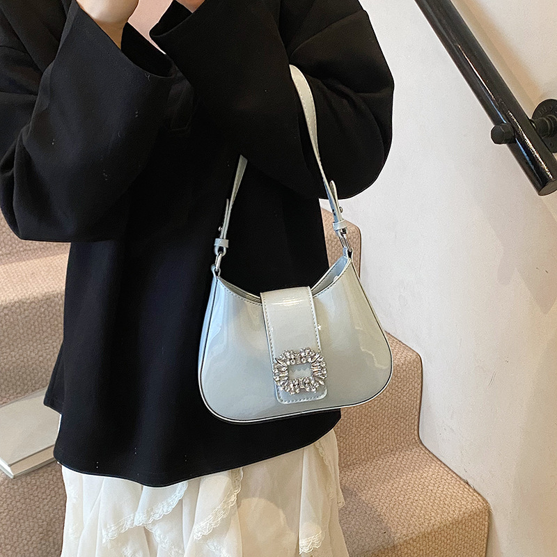 Patent leather underarm bag, fashionable bucket bag for women, 2025 new style, niche design, high-end feel, single-shoulder small square bag details Picture