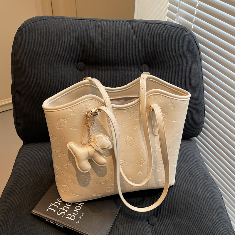 Fashionable and trendy Tote bag for women 2025 new style, large-capacity single-shoulder bag for work commuting, high-end casual underarm bag full figure