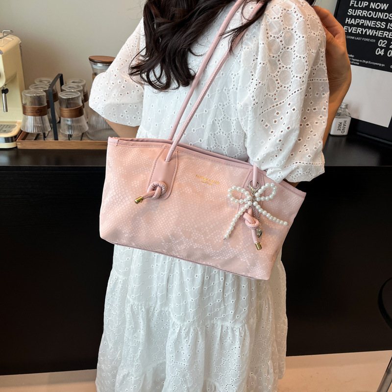 Large-capacity women's summer 2025 new niche design sequined single-shoulder underarm bag Korean version commuter tote bag details Picture
