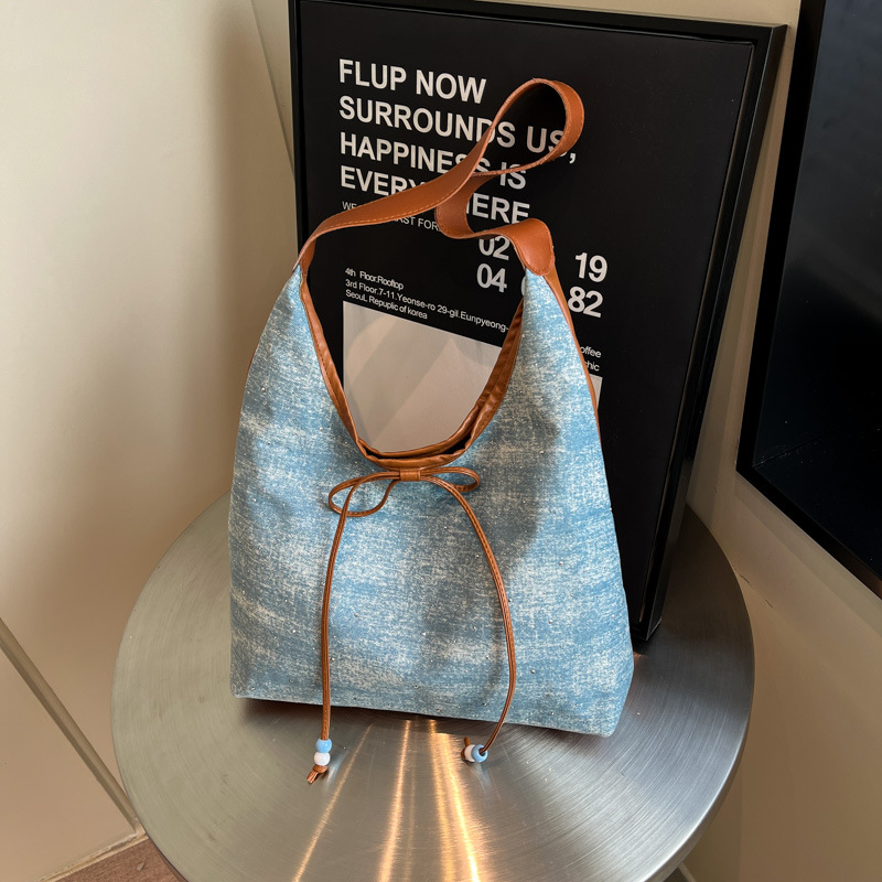 Korean underarm bag for women 2025 New trendy and fashionable school-style tote bag, versatile, large capacity, elegant and simple bag full figure