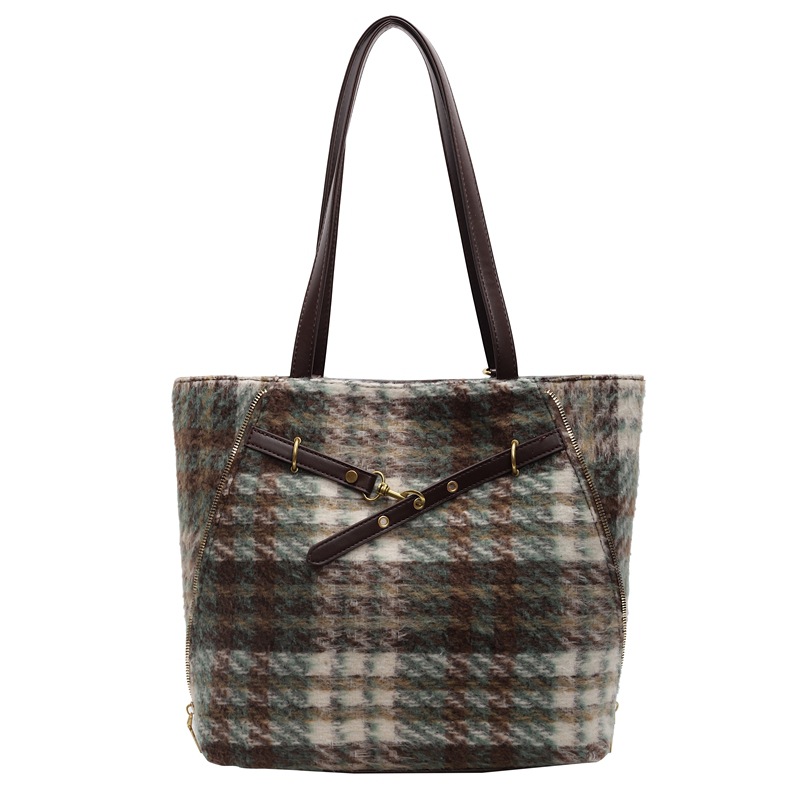 This is a new 2024 Korean style Instagram niche design woolen retro tote bag with a large capacity and versatile shoulder Item Picture