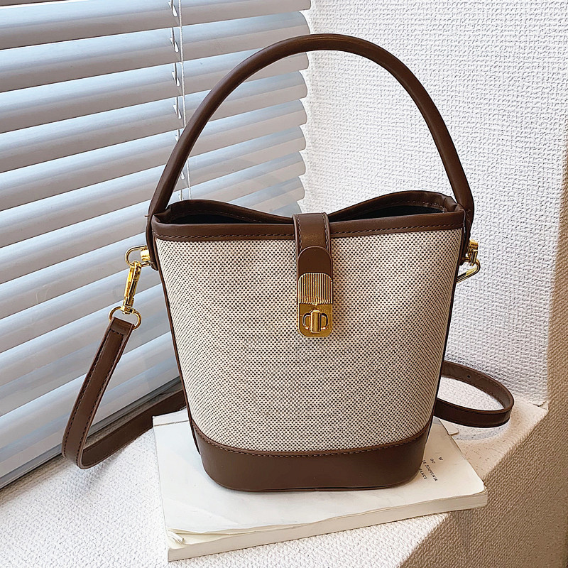 This year, there are super popular niche bags. The 2023 new women's bags are stylish and versatile for summer, including crossbody bags and hand-held bucket bags full figure