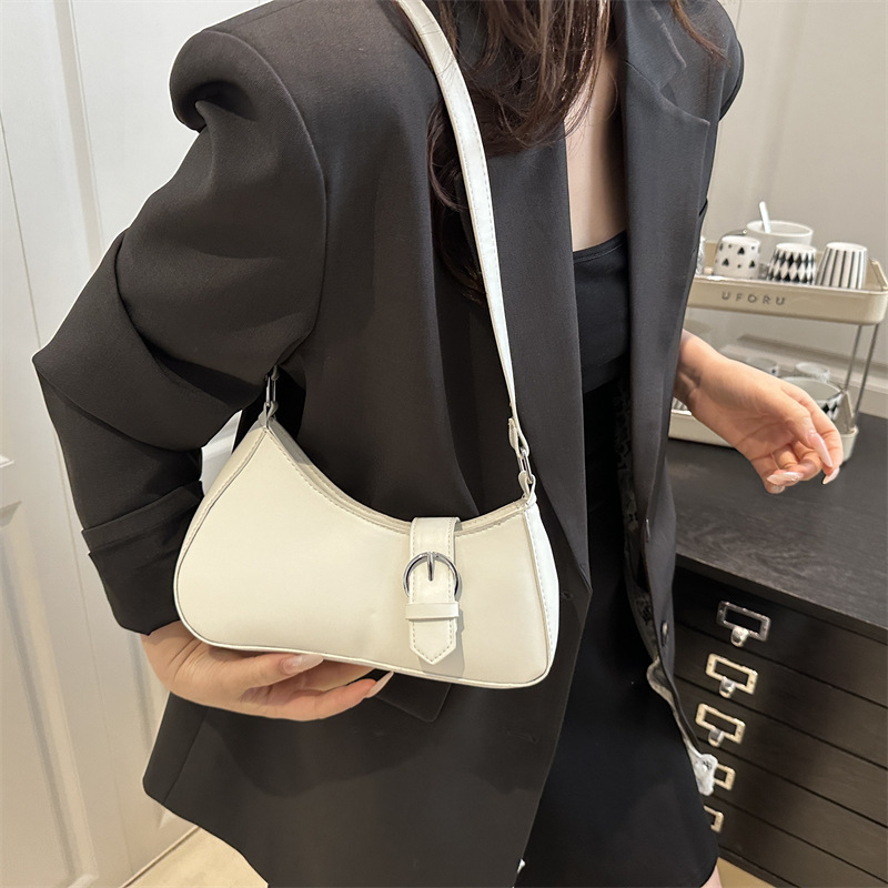 Single-shoulder underarm bag, PU crossbody women's bag, Spring 2025 small square bag, zipper pull strap, versatile commuting bag Specification drawing