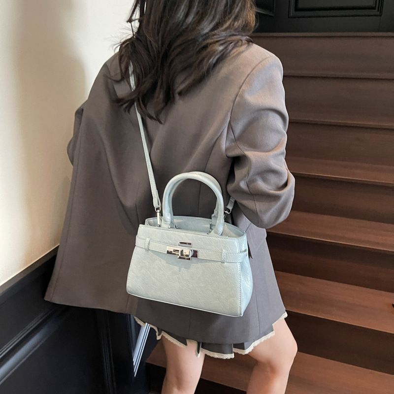Carry a stylish handbag, a trendy Kelly bag for summer 2025, a high-end shoulder bag, and a versatile crossbody bag Specification drawing
