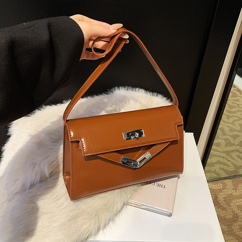 Simple and elegant underarm bag, retro Korean Kelly bag for women, 2025 new style, versatile single-shoulder crossbody bag for commuting full figure