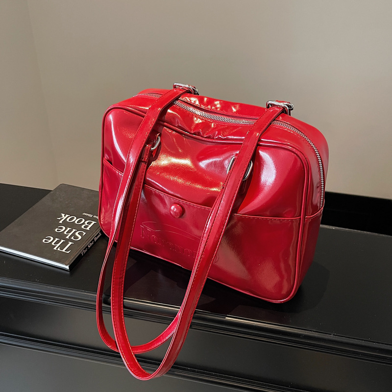 Retro oil wax leather underarm bag for women, 2025 new style fashionable Korean version backpack, casual large-capacity dual-purpose backpack Specification drawing