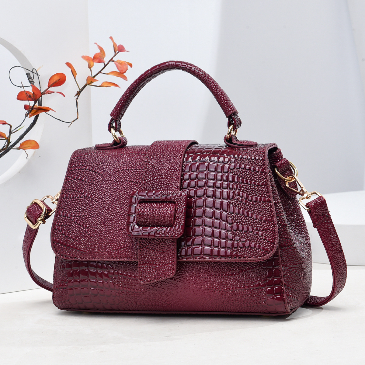The 2024 new style of foreign trade lizard-patterned bag, a trendy and high-end light luxury women's bag, a single-shoulder bag with a high-quality crossbody small square bag full figure