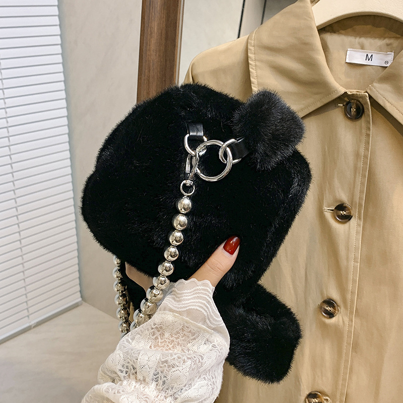 This 2024 new style of plush bag for women is fashionable, high-end and stylish. It features a unique Korean design and a simple crossbody bag details Picture