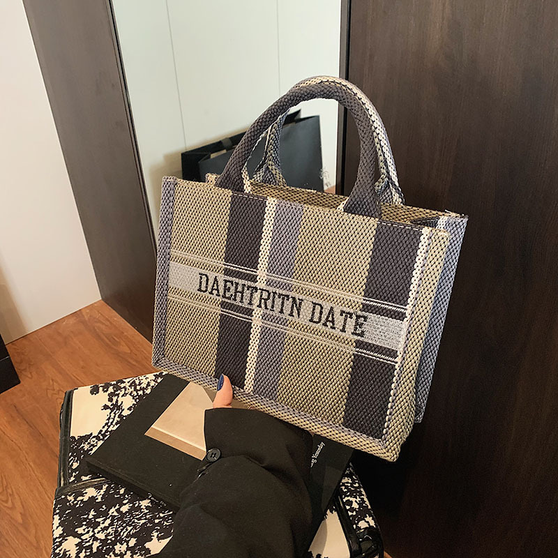 High-end fashion handbag, 2025 new style, casual and versatile, single-shoulder large capacity shopping bag, commuter tote bag Specification drawing