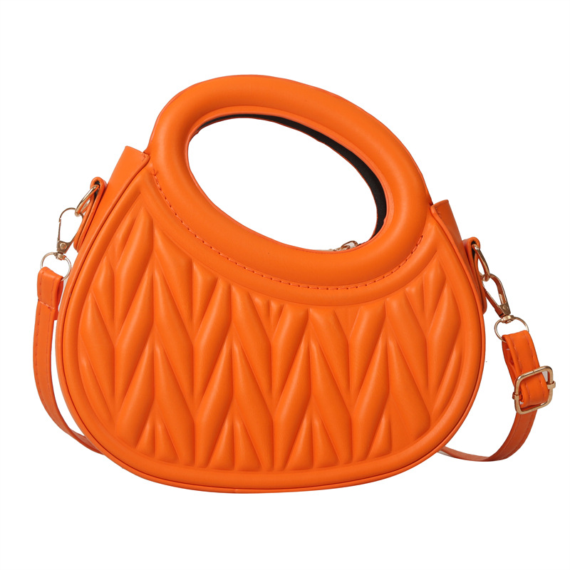 The new 2024 cross-border pleated bag for women features a stylish and high-quality crescent-shaped bag, paired with a niche hand-held shoulder bag Item Picture