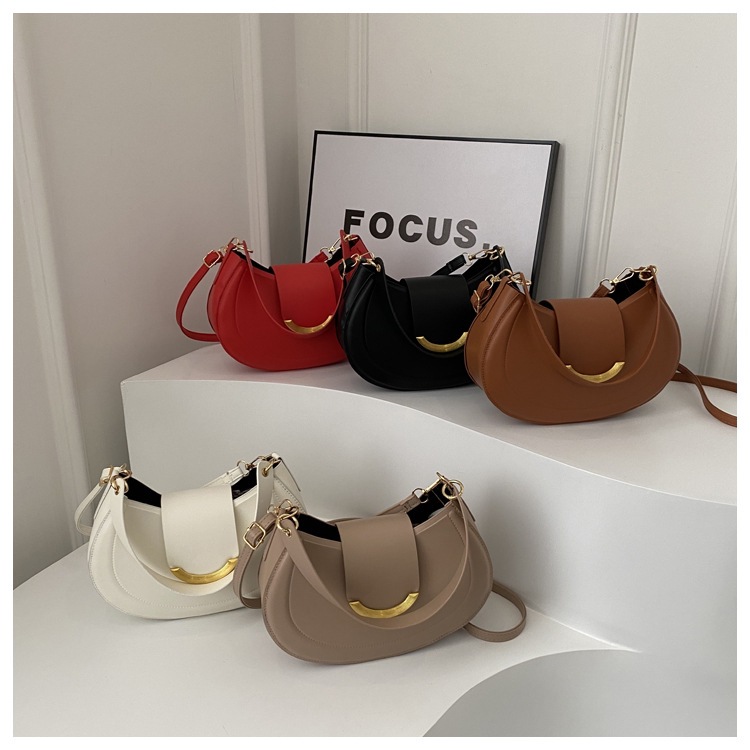 Stylish, trendy, versatile, fresh, round, high-quality, this year's popular solid-color bags, niche designs, crossbody single-shoulder bags full figure