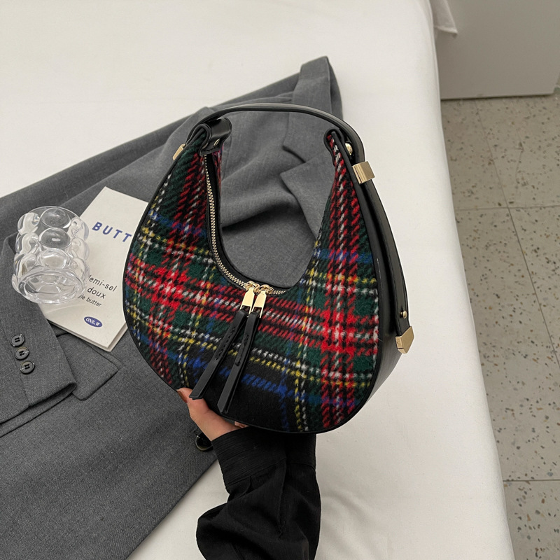 Retro and fashionable hand-held dumpling bag for women 2024 new simple and casual single-shoulder bag, a niche high-end quality crossbody bag Specification drawing