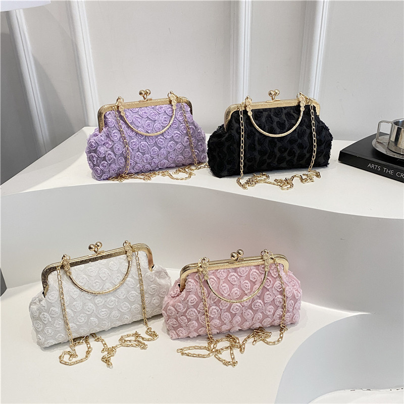 New Chinese-style cheongsam bag, dinner bag, mini handbag, cross-cut texture flower chain bag Application Scenario