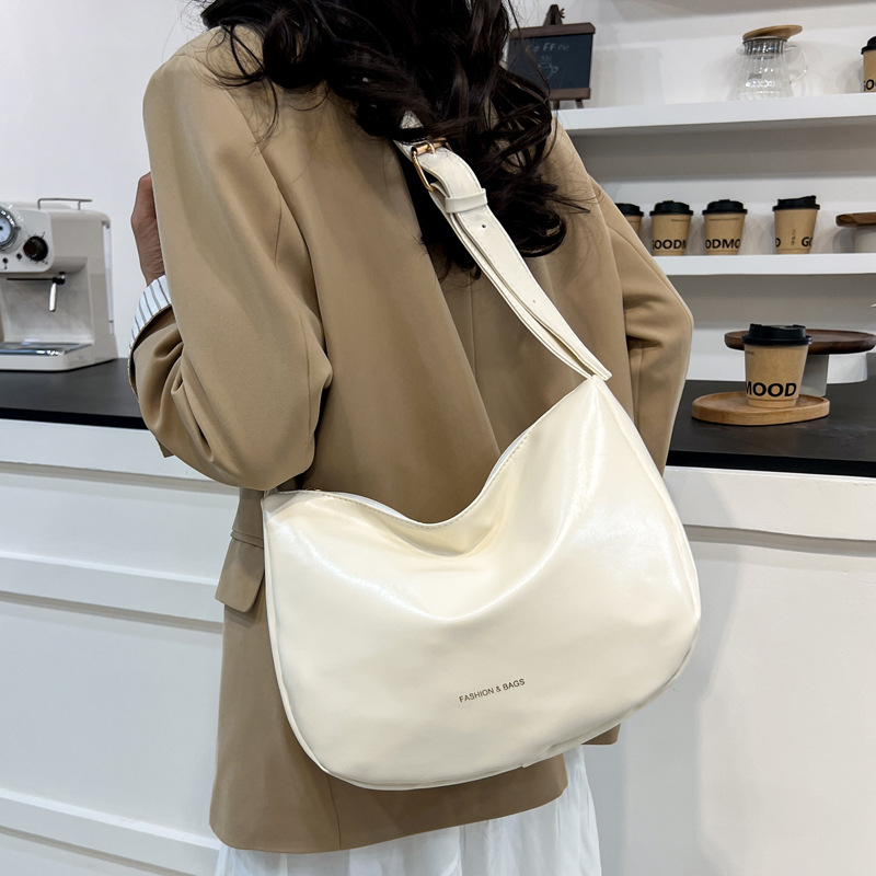 Casual and niche design bag 2025 New women's bag, trendy and versatile ins crossbody bag, single-shoulder underarm tote bag details Picture