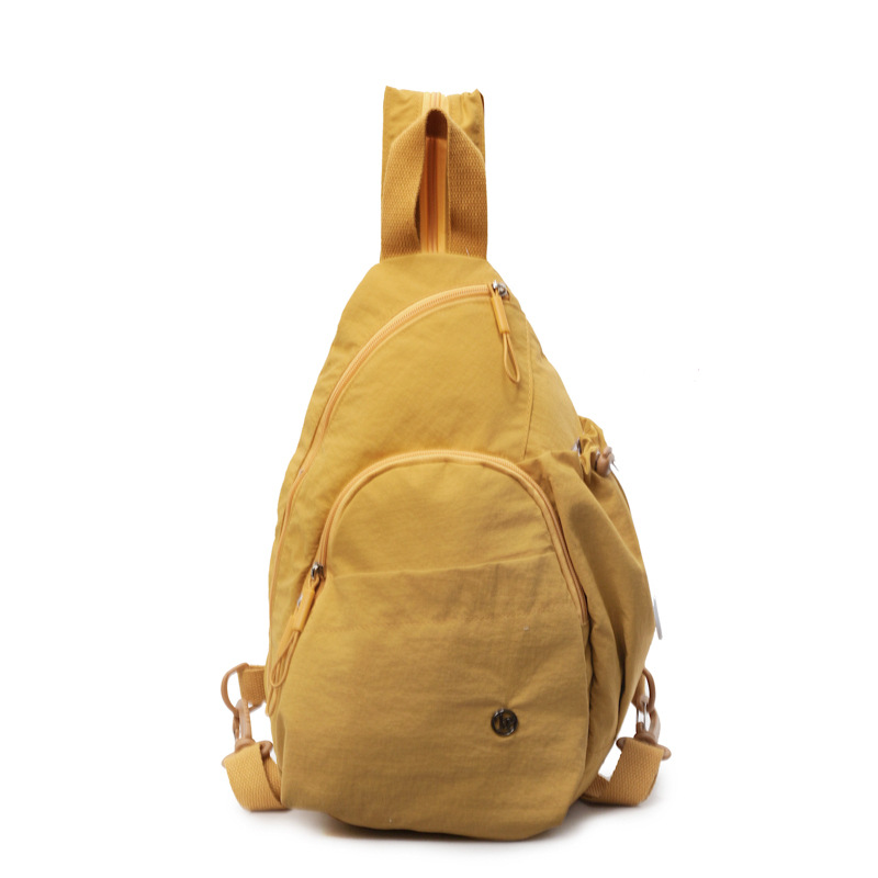 2025 New niche lightweight nylon fabric backpack, stylish ladies' travel small backpack, casual and personalized commuting bag Item Picture