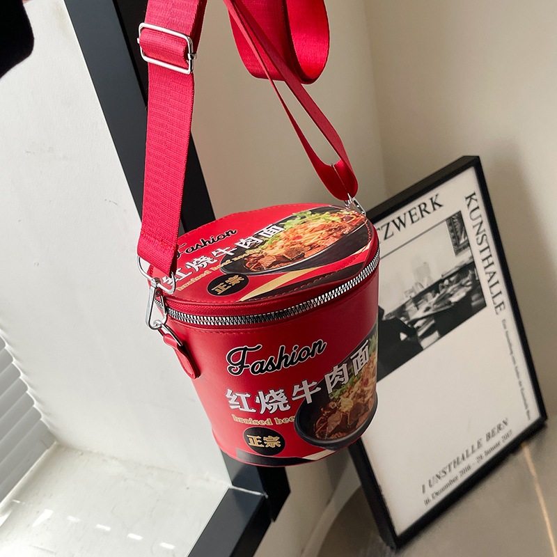 ins Fashion Braised Beef Noodle Women's Bag 2024 New Korean Style, Personalized and versatile Instant noodle bucket single-shoulder bag, crossbody bag full figure
