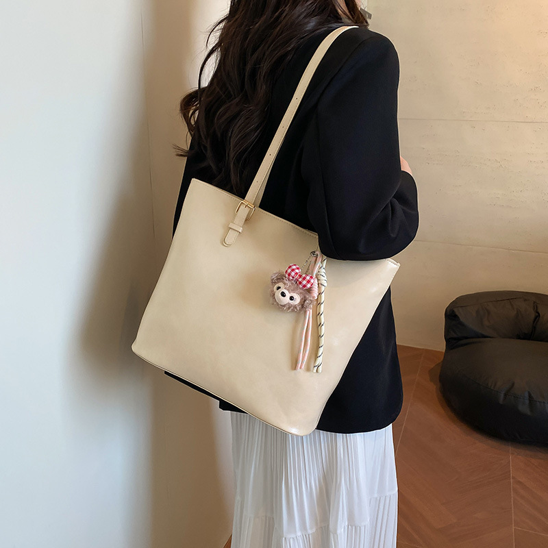 Large-capacity fashionable underarm bag for women, 2025 new commuter shoulder bag, niche and versatile tote bag details Picture