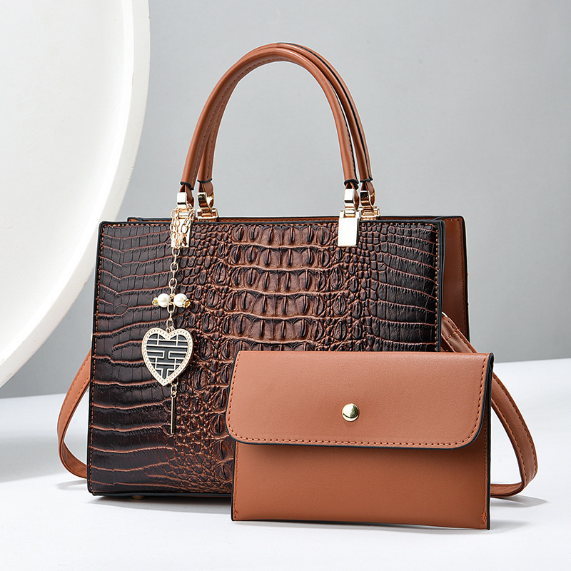Women's cross-border bag 2024 new style handbag with crocodile pattern, high-end feel, large capacity, a crossbody killer bag for mom full figure