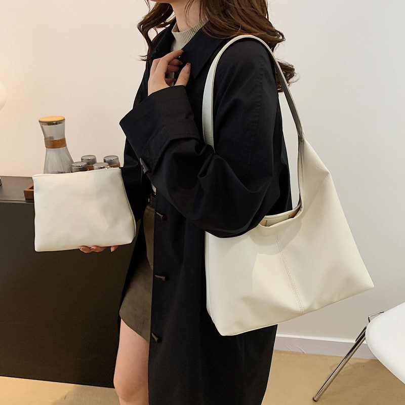 Large-capacity bag for women, retro and versatile for autumn and winter, 2024 new style fashionable single-shoulder bag for women and parents commuting tote bag details Picture
