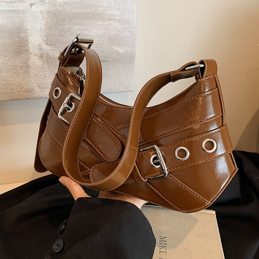 The 2024 new Korean-style Instagram minimalist underarm bag features a niche design and a high-end feel. It's a versatile and stylish commuting bag full figure
