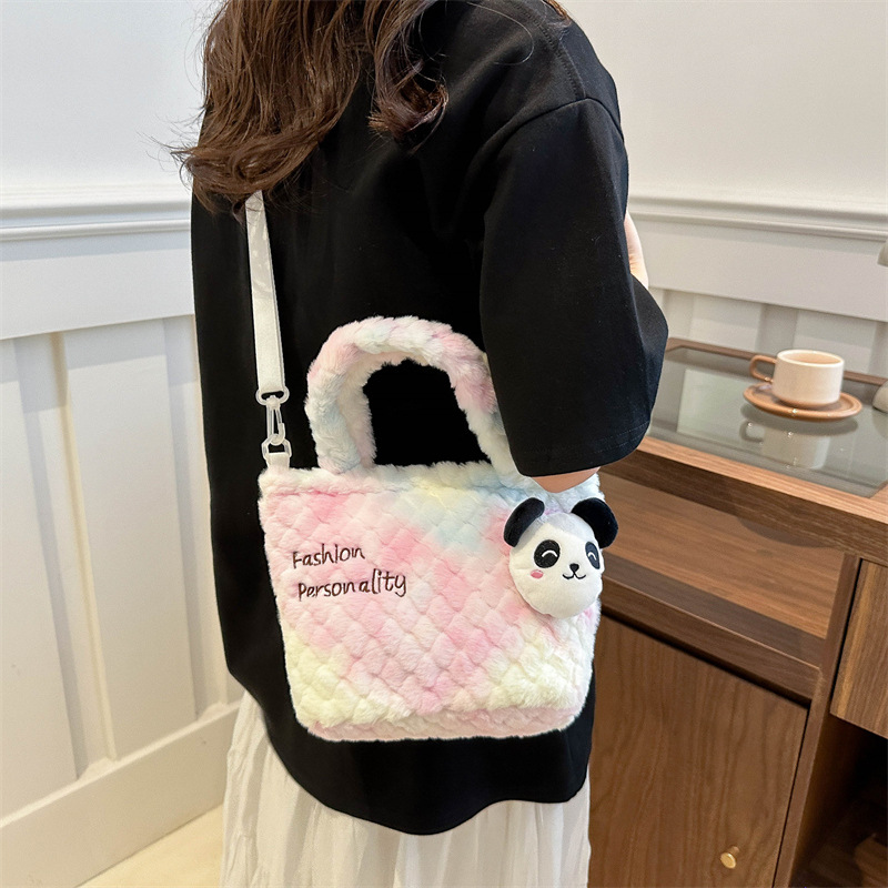 New cute plush toy handbag, Panda hand bag, large capacity, versatile and easy to match, birthday gift Application Scenario