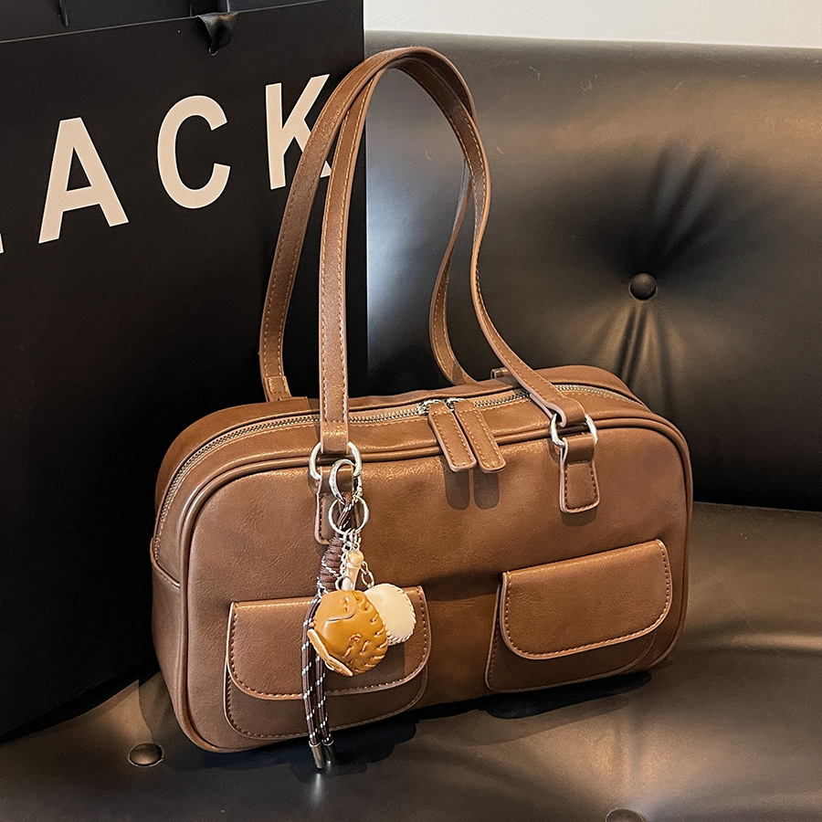 French niche design underarm bag for women, 2024 new retro and versatile single-shoulder bag, hand-carry commuter Boston bag full figure