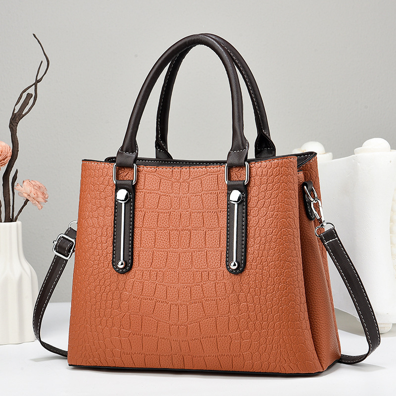 New cross-border women's bags, trendy and high-end, fashionable smooth handbags, women's bags, crossbody bags, large-capacity pillow bags Application Scenario