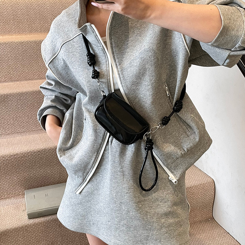 This is a new summer hand-carried small square bag with a unique and high-end feel. It features a fashionable and simple style Application Scenario