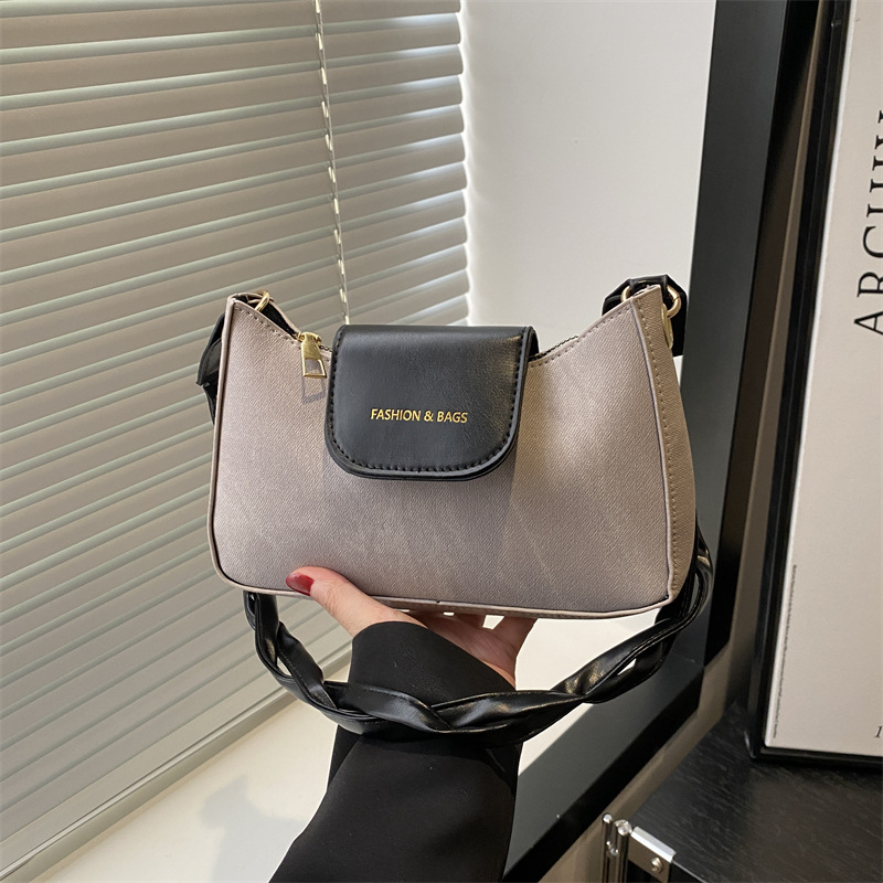 2025 New high-quality underarm bag, women's fashionable single-shoulder bag, artistic crossbody bag, color-blocking and retro small square bag full figure