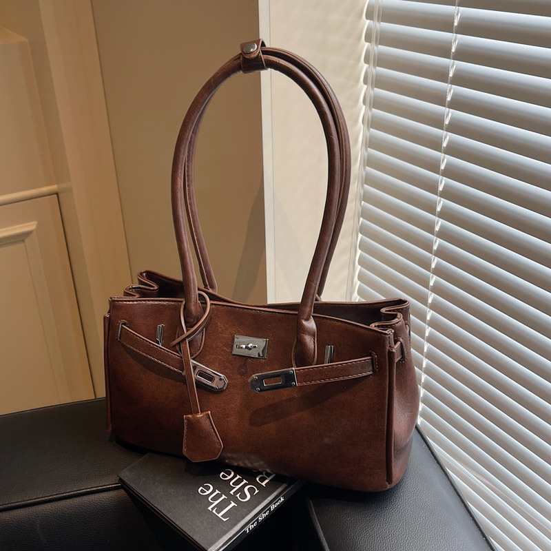 High-end casual underarm bag 2025 new retro and fashionable shoulder bag, versatile briefcase for work and commuting details Picture
