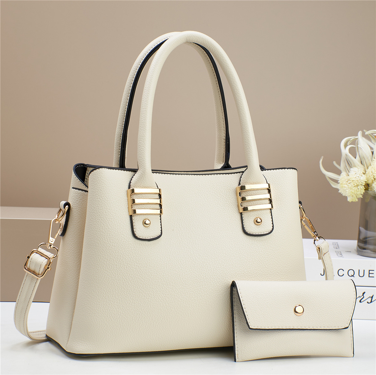 A popular large handbag for foreign trade, versatile and portable in 2024, a new women's fashion single-shoulder crossbody bag from the manufacturer Application Scenario
