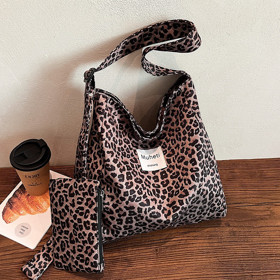 Leopard print soft surface large-capacity women's 2024 new single-shoulder bag, fashionable and retro commuting high-end quality crossbody bag full figure