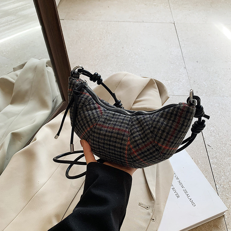 High-end and niche design crossbody bag for women, 2024 new checkered croissant bag, retro and fashionable underarm dumpling bag details Picture