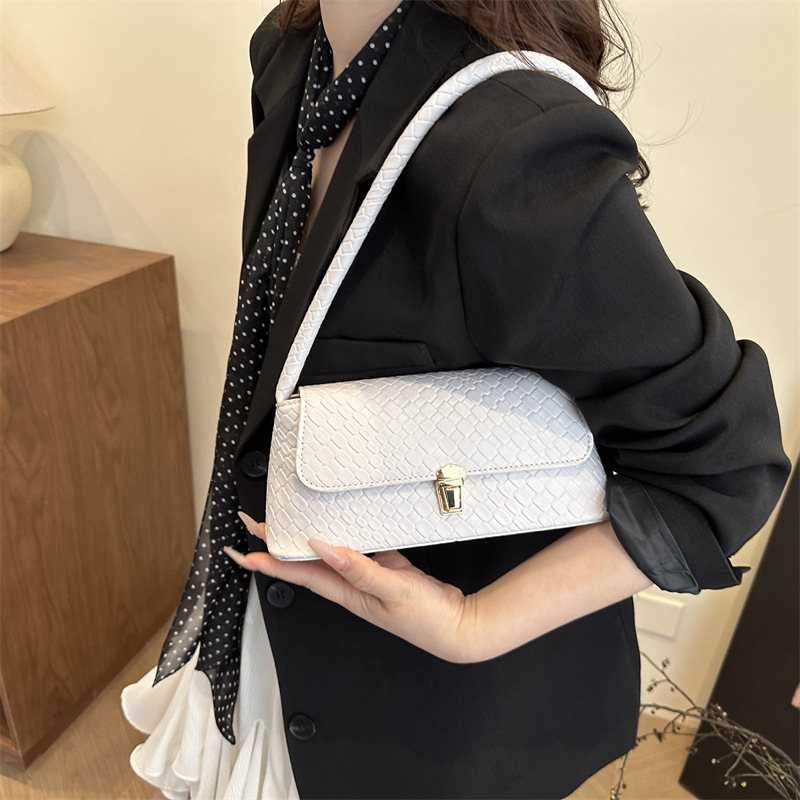 Retro underarm bag, women's bag, simple texture, baguette bag, hand bag, shoulder bag, cross-border 2025 new style bag trend details Picture