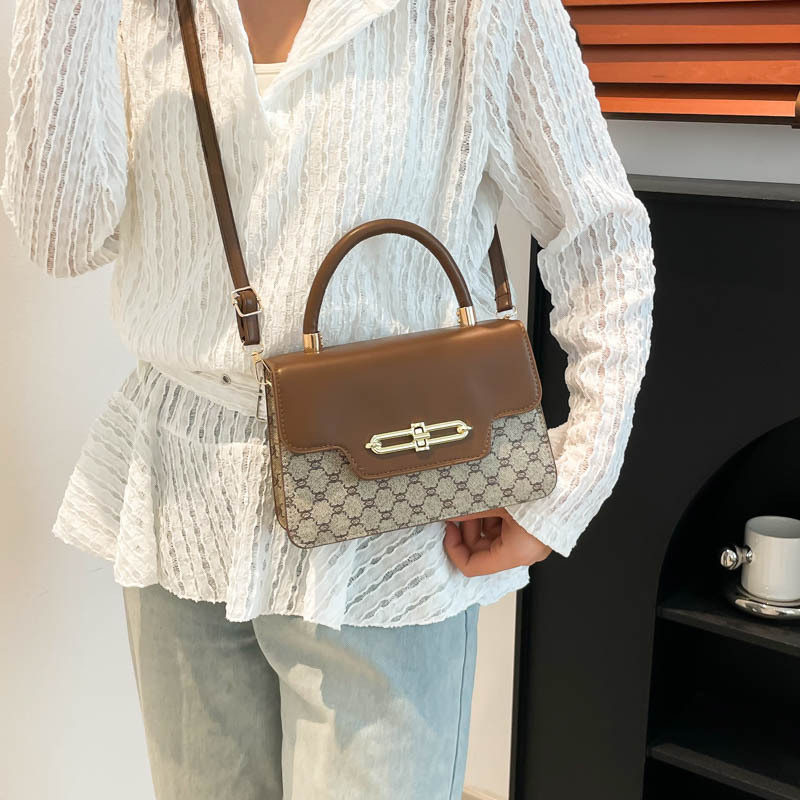 High-end women's 2025 Spring/Summer new fashionable single-shoulder crossbody color-blocking small square bag, popular women's bag in 2025 Specification drawing
