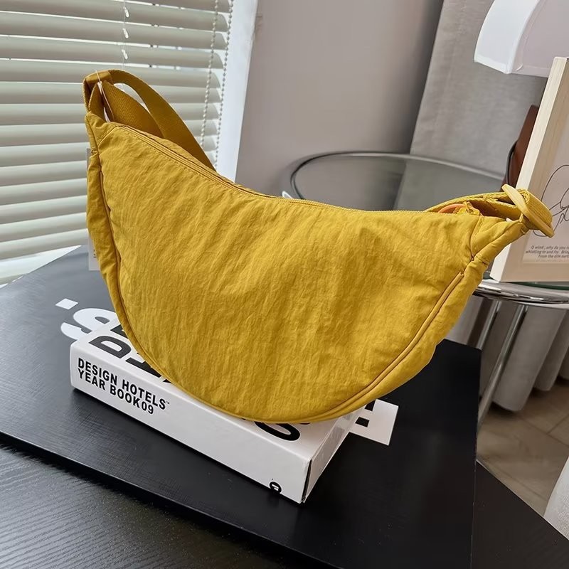 New women's casual dumpling bag, high-end nylon bag, simple women's crossbody bag, fashionable single-shoulder bag, travel bag trend Application Scenario