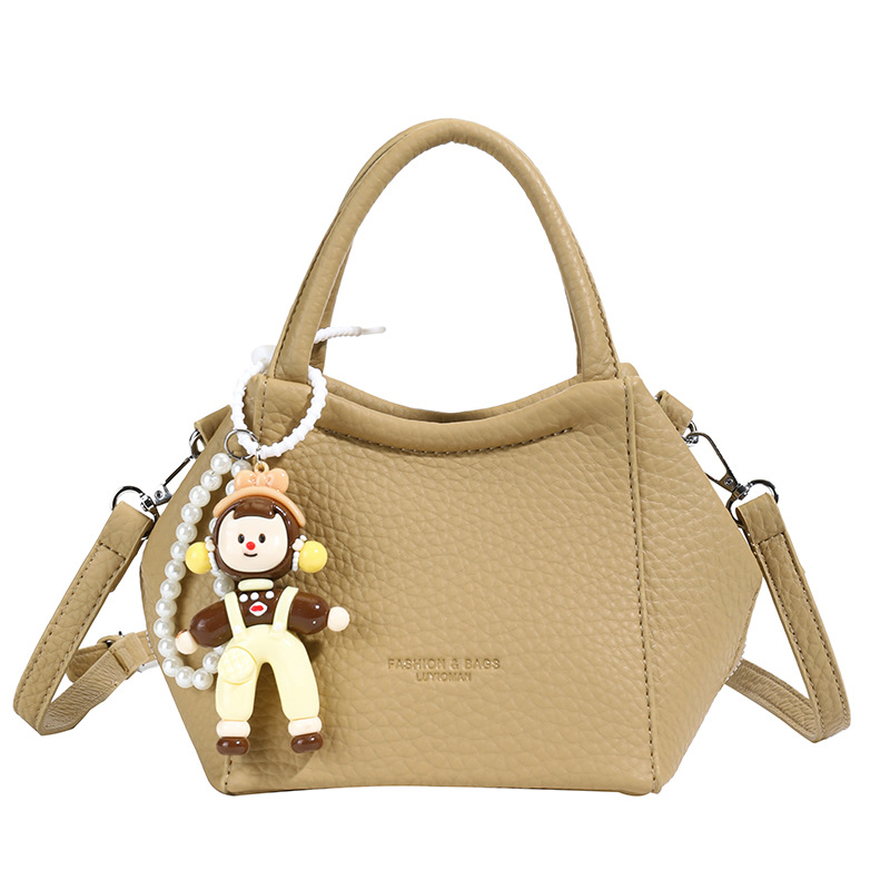 A new cross-border trend, high-end, niche design, fashionable, casual and simple hand-held shoulder bag Item Picture