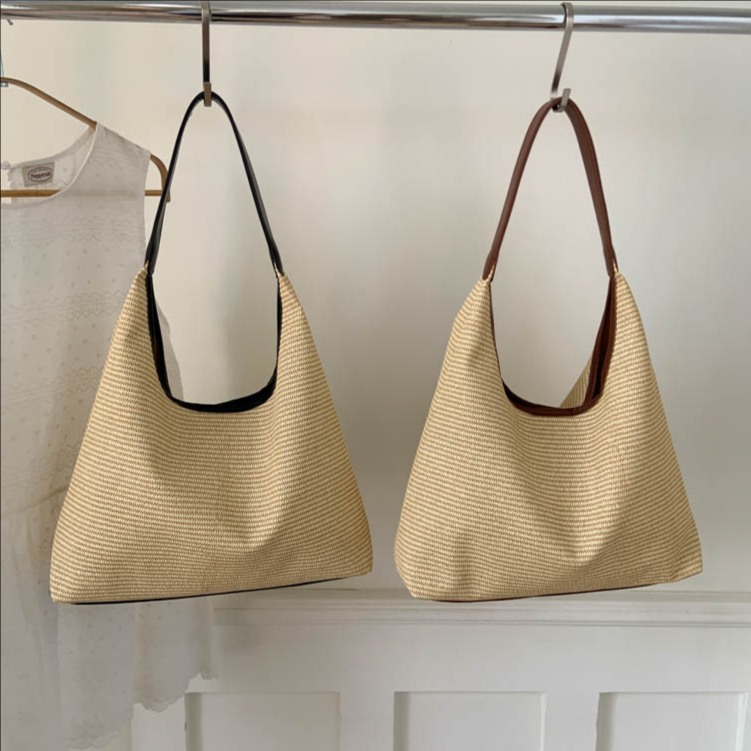 Casual retro large-capacity underarm bag for women 2025 summer new solid-color trendy single-shoulder bag, simple and stylish tote bag full figure